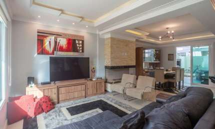 Casa em condomínio fechado com 3 quartos à venda na Rua Eroni Soares Machado, --, Hípica, Porto Alegre por R$ 910.000