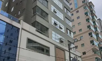 Apartamento com 3 quartos à venda na Rua Duzentos e Vinte e Seis, --, Meia Praia, Itapema por R$ 1.590.000