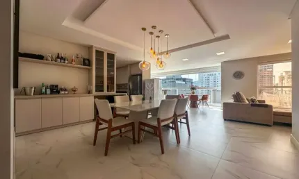 Apartamento com 4 quartos à venda na Rua 238, --, Meia Praia, Itapema por R$ 2.500.000