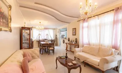 Casa com 3 quartos à venda na Avenida Guaíba, --, Vila Assunção, Porto Alegre por R$ 1.790.000
