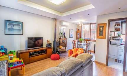 Casa em condomínio fechado com 3 quartos à venda na Rua Doutor Possidônio Cunha, --, Vila Assunção, Porto Alegre por R$ 1.050.000