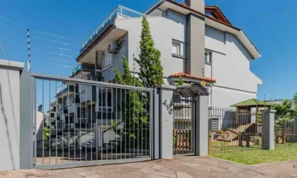 Casa em condomínio fechado com 3 quartos à venda na Rua Doutor Arnaldo da Silva Ferreira, --, Jardim Isabel, Porto Alegre por R$ 730.000