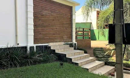 Casa com 3 quartos à venda na Rua Manauê, --, Vila Assunção, Porto Alegre por R$ 729.000