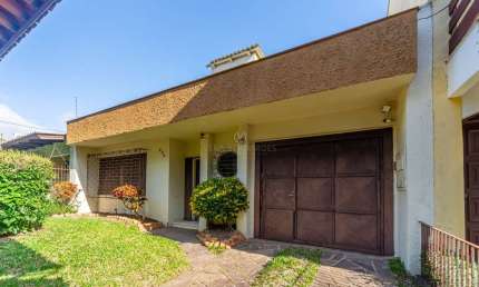 Casa com 3 quartos à venda na Rua Márcio Dias, --, Nonoai, Porto Alegre por R$ 550.000