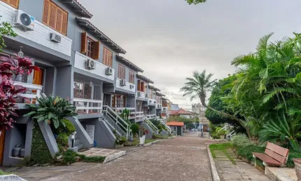 Casa em condomínio fechado com 3 quartos à venda na Rua General Rondon, --, Tristeza, Porto Alegre por R$ 890.000