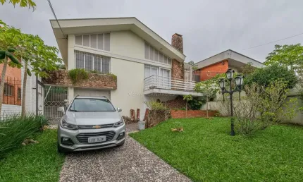 Casa com 3 quartos à venda na Rua Manauê, --, Vila Assunção, Porto Alegre por R$ 1.200.000