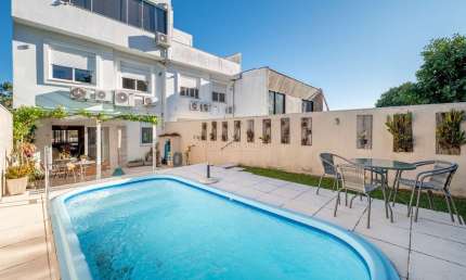 Casa com 3 quartos à venda na Rua Chavantes, --, Vila Assunção, Porto Alegre por R$ 1.890.000