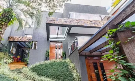 Casa com 3 quartos à venda na Rua Caeté, --, Vila Assunção, Porto Alegre por R$ 2.800.000