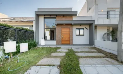 Casa com 3 quartos à venda na Rua Fernando Jorge Schneider, --, Hípica, Porto Alegre por R$ 640.000