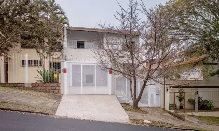 Casa com 3 quartos à venda na Avenida Icaraí, --, Cristal, Porto Alegre por R$ 1.940.000