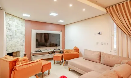 Casa com 2 quartos à venda na Rua Guaraum, --, Vila Assunção, Porto Alegre por R$ 1.550.000