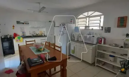 Casa com 4 quartos à venda no Amizade, Araçatuba 