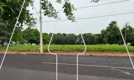 Terreno comercial à venda no Conjunto Habitacional Castelo Branco, Araçatuba 