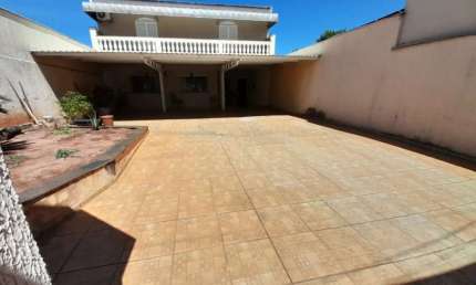 Casa com 3 quartos à venda no Jardim Paulista, Araçatuba 