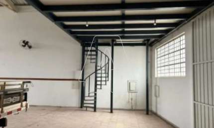 Excelente Galpão na melhor localização com amplo espaço interno e mezanino.