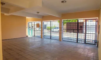 Casa com 6 quartos à venda no São João, Araçatuba 