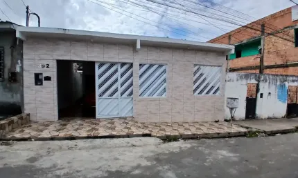 Casa com 2 quartos à venda na Beco Uxir, 23, Monte das Oliveiras, Manaus