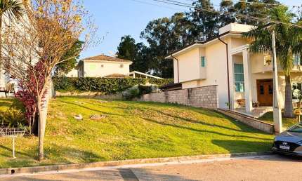 TERRENO COM TOPOGRAFIA PLANA À VENDA NO CONDOMÍNIO VIA CASTELLI EM LOUVEIRA