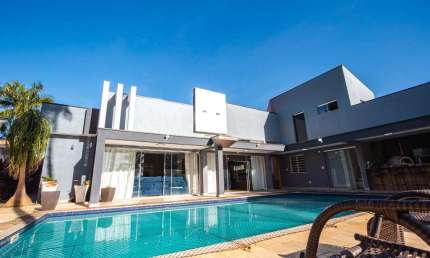 LINDA CASA TÉRREA À VENDA NO CONDOMÍNIO TERRAS DO ITAICI