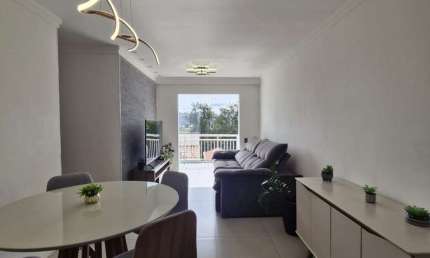 Apartamento novo e totalmente reformado, 3 dorm, varanda e 2 vagas