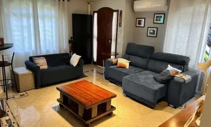 Casa de Condomínio de  233m2,  3 dorms em Vila Mariza Mazzei