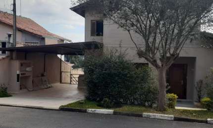 Linda Casa em Condomínio - Cotia - SP, 3 dorms, 3 suítes, com edícula - 410m2 de terreno