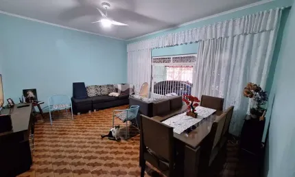 Casa para Venda em São José dos Campos, Jardim Uira, 3 dormitórios, 1 suíte, 1 banheiro, 3 vagas