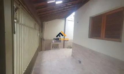 Casa para Locação em Jacareí, Centro, 2 dormitórios, 1 suíte, 2 banheiros, 1 vaga
