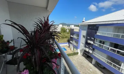 Maravilhosa cobertura no Ingleses, próximo a praia, com 4 dormitórios, sendo 3 suíte, espaço gourmet, área externa com linda vista panorâmica.
