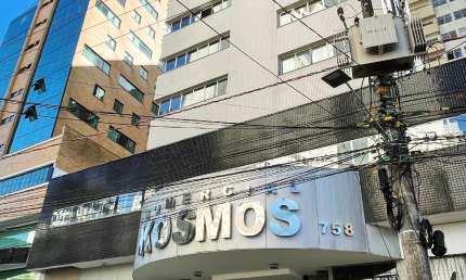 Excelente sala comercial totalmente mobiliada, garagem, vista, no coração do centro de Florianópolis