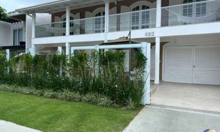Guaratuba, Residência com piscina aquecida, 4 Quartos sendo 2 Suítes, 4 vagas de Garagem, próxima da praia central, Guaratuba/PR - Imobiliária África