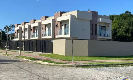 Sobrado NOVO pronto para morar, próx. da Praia do Brejatuba, Guaratuba/PR. Sobrado com excelente padrão de acabamento.