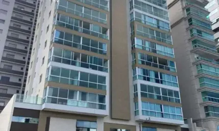 Excelente Apartamento Quadra Mar | 4 Suítes, 3 vagas de Garagem na Meia Praia em Itapema/SC - Imobiliária África
