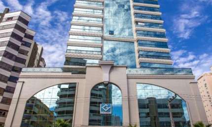 Excelente Apartamento Novo | 100m do Mar | 4 Suítes, 3 vagas de Garagem na Meia Praia em Itapema/SC - Imobiliária África