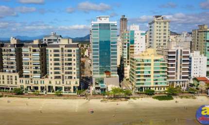 Frente Mar | Excelente Apartamento Novo | 4 Suítes sendo 1 Suíte Master, 3 vagas de Garagem na Meia Praia em Itapema/SC - Imobiliária África