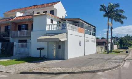 Guaratuba - PR Praia Central. Ótimo Sobrado triplex com anexo comercial à venda