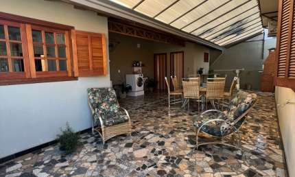 Casa terrea para Venda, localizado na cidade de Brotas/SP.