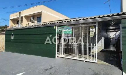 Casa com 2 quartos para alugar no Centro, Canoas  por R$ 2.130