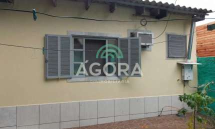 Casa com 2 quartos para alugar no Harmonia, Canoas  por R$ 950