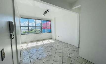 Sala comercial para alugar na Nossa Senhora das Graças, Canoas  por R$ 700