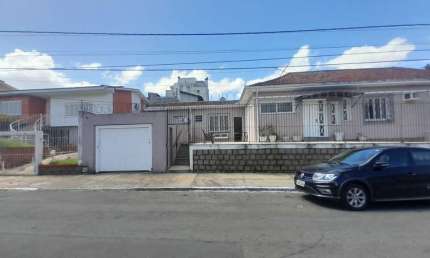 Casa com 2 quartos para alugar no Centro, Canoas  por R$ 7.800