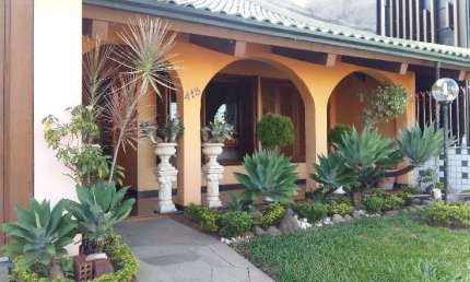 Casa com 3 quartos para alugar no Marechal Rondon, Canoas  por R$ 12.000