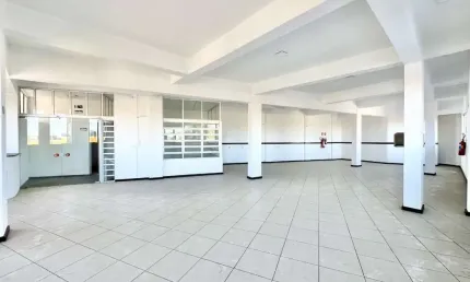 Sala comercial para alugar no Marechal Rondon, Canoas  por R$ 3.000
