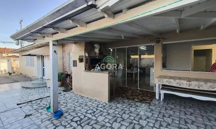 Casa com 3 quartos para alugar no Harmonia, Canoas  por R$ 3.900