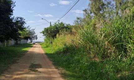 Terreno à venda na Avenida A, Jardim Ipitangas, Saquarema