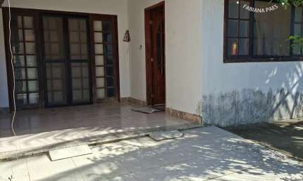 Casa em Condomínio para Locação em São Pedro da Aldeia, Campo Redondo, 3 dormitórios, 1 suíte, 3 banheiros