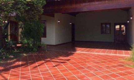 Casa Condominio Vila Verde, 3 quartos (1 suite e closet), área churrasqueira, piscina +