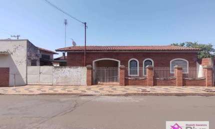 Casa com 2 dormitórios e ponto comercial à venda, 204 m² por R$ 450.000 - Jardim Coloninha Cláudia - Leme/SP