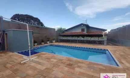 Casa à venda no Vila Terezinha em Leme/SP! (muito próximos aos bairros Jardim Amália, Bom Jesus, Centro)