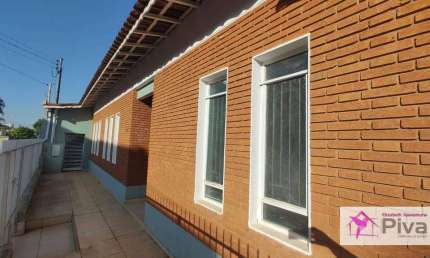 Casa com 3 dormitórios à venda, 238 m² por R$ 470.000 - Centro - Leme/SP